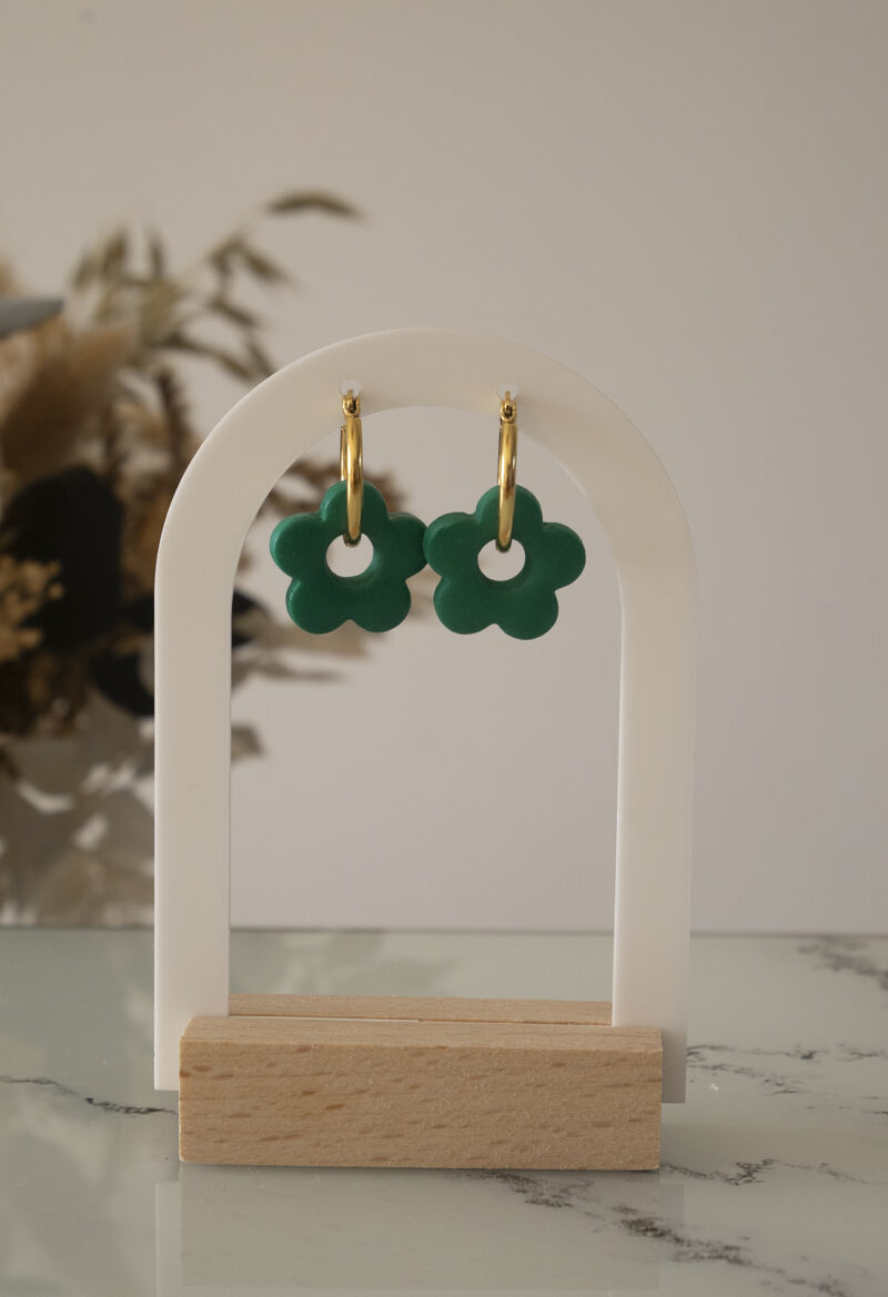 Boucles d'oreilles en forme de fleurs en argile polymère vert sapin mat
