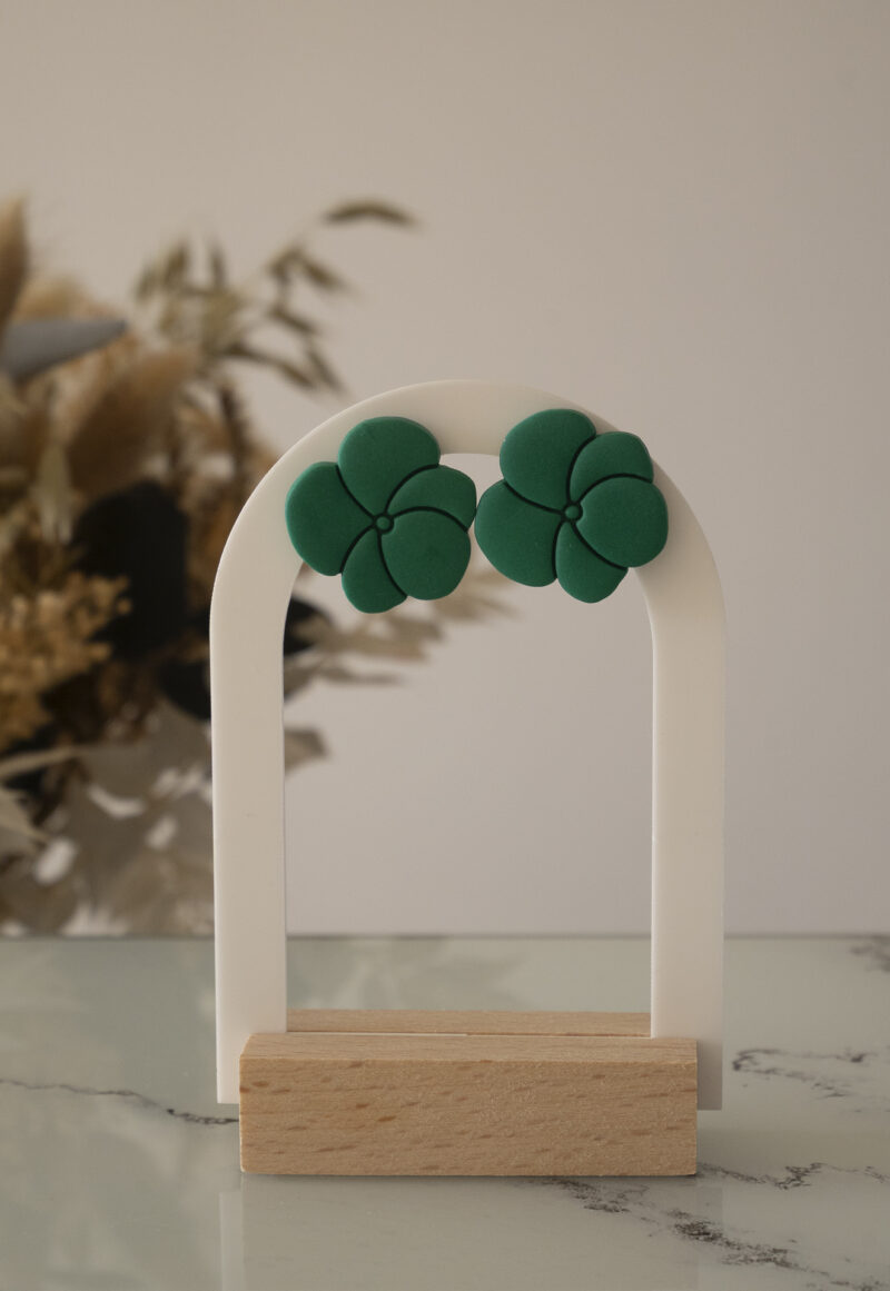 Boucles d'oreilles en forme de fleurs en argile polymère vert sapin mat
